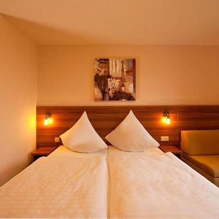 Astay Hotel Грединг Екстериор снимка
