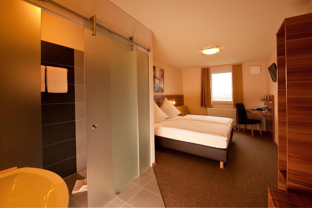 Astay Hotel Грединг Екстериор снимка